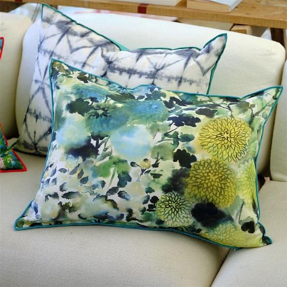 Подушка CCDG1252, Outdoor Japonaiserie, Azure, Designers Guild 60 x 45см