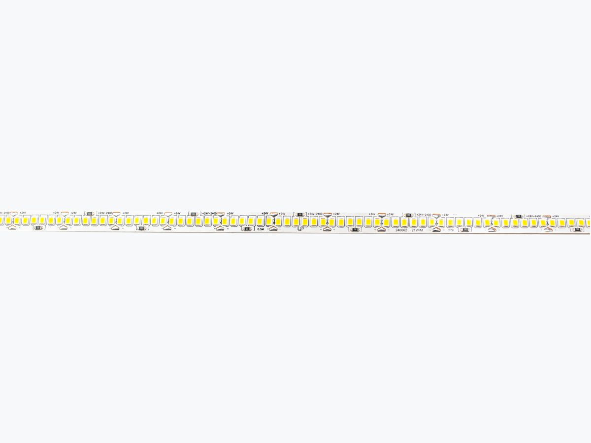 Светодиодная лента LEDS POWER 2835 240/м (21Вт/м) 24В холодная 008851
