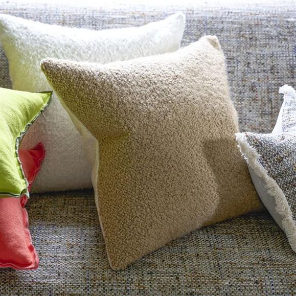 Подушка CCDG1589, Cormo Boucle, Natural, Designers Guild 50 x 50см