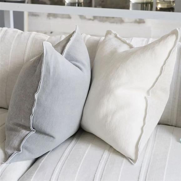 Подушка CCDG1370, Brera Lino, Alabaster&Natural, Designers Guild 43x43см