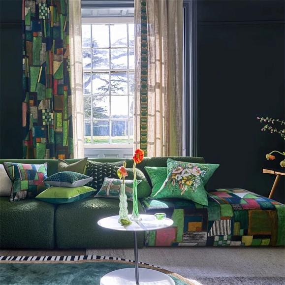 Подушка CCDG1571, Margaretta Linen, Emerald, Designers Guild 55 x 55см