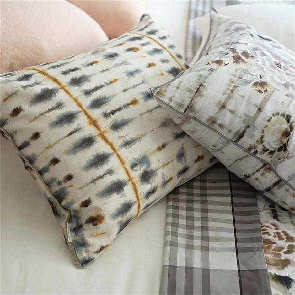 Подушка CCDG1391, Shibori, Slate, Designers Guild 45 x 60см