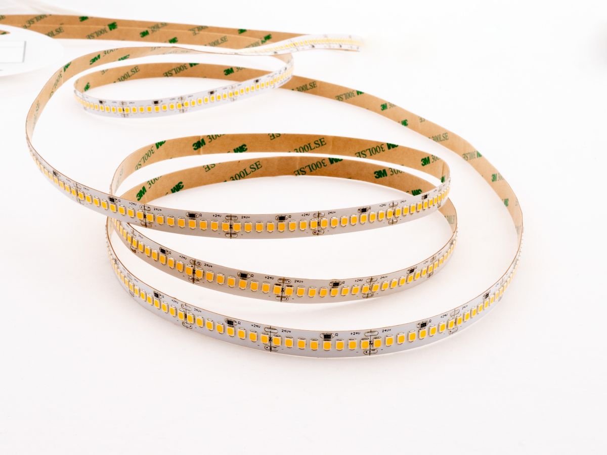 Светодиодная лента LEDS POWER 2835 240/м (22Вт/м) 24В холодная LUX160 006215