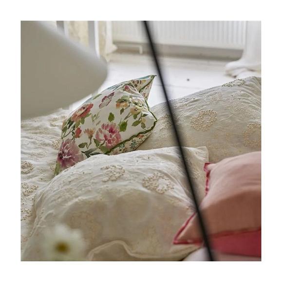 Подушка CCDG1488, Fiore d'Acqua, Peony, Designers Guild 50 x 50см