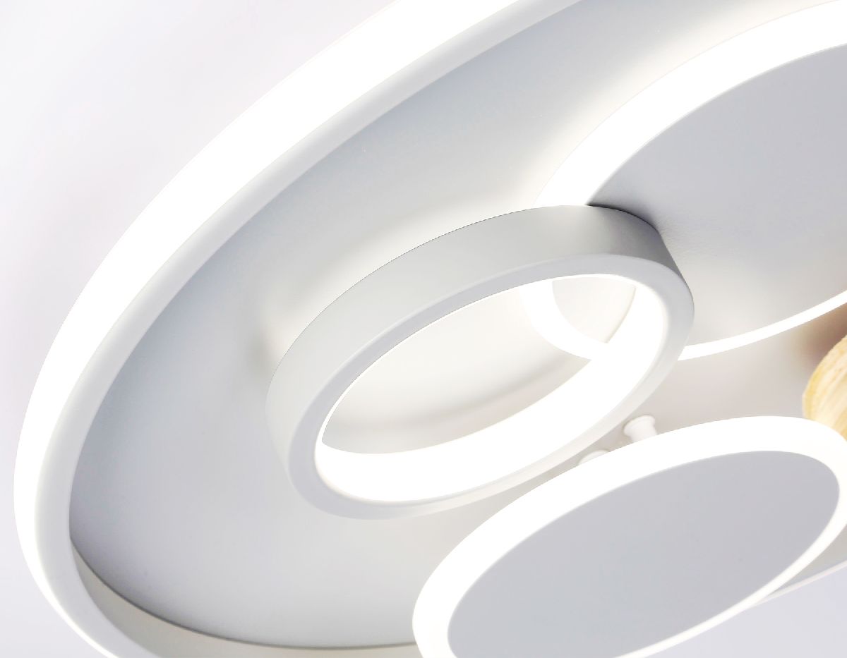 Потолочная люстра Ambrella Light Comfort LineTech FL4803