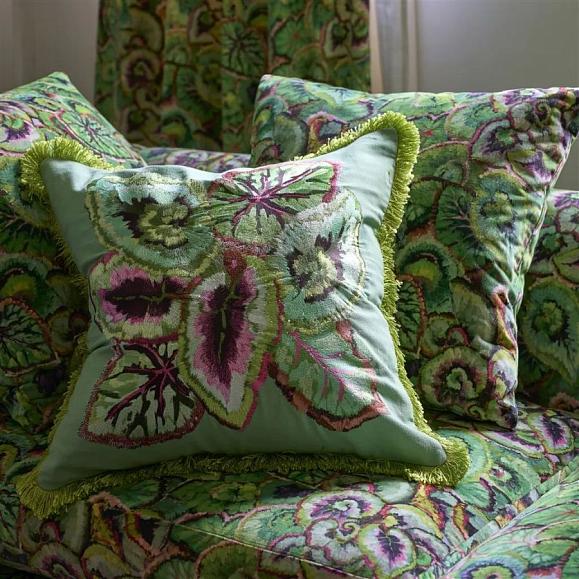 Подушка CCDG1586, Leaf Glaze Embroidered Cotton, Emerald, Designers Guild 50 x 50см