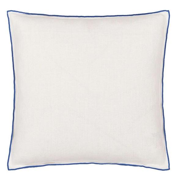 Подушка CCDG1477, Brera Lino, Alabaster with Cobalt overlocked edge, Designers Guild 43 x 43см