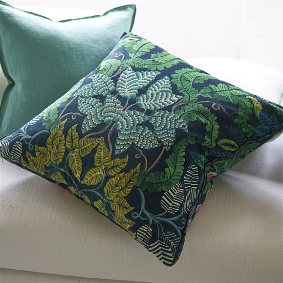 Подушка CCDG1450, Brocart Decoratif Velours, Noir, Designers Guild 55 x 55см