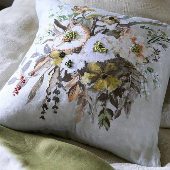 Подушка CCDG1570, Margaretta Linen, Sepia, Designers Guild 55 x 55см