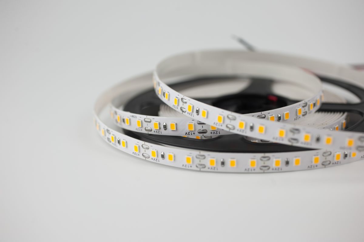 Светодиодная лента LEDS POWER 2835 120/м (10Вт/м) 12В теплая 008660
