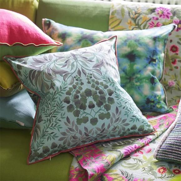 Подушка CCDG1382, Ikebana Damask, Aqua, Designers Guild 50 x 50см