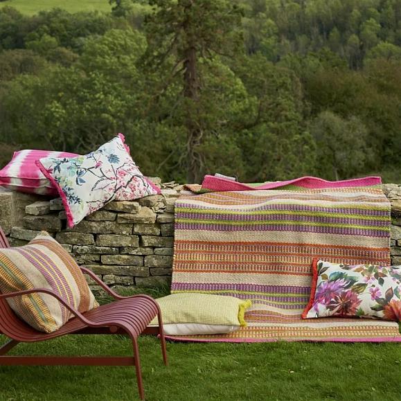 Подушка CCDG1555, Manchu Outdoor, Fuchsia, Designers Guild 60 x 45см