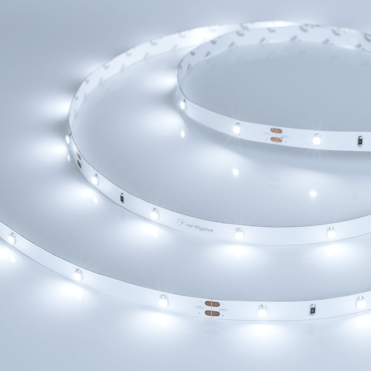 Светодиодная лента Arlight RT-A30-8mm 24V Cool 8K (2.9 W/m, IP20, 2835, 5m) (2.9 Вт/м, IP20) 019916(2)
