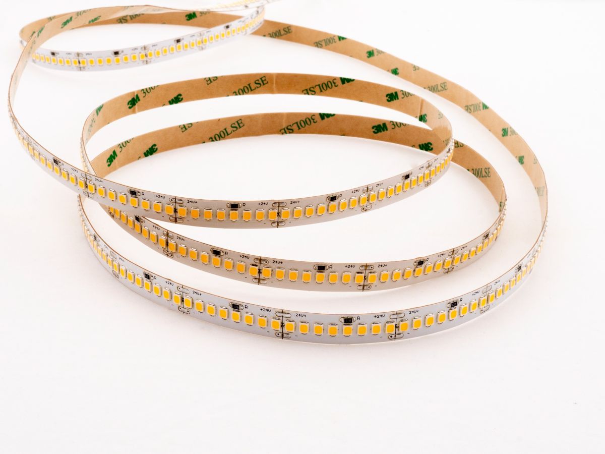 Светодиодная лента LEDS POWER 2835 240/м (22Вт/м) 24В теплая LUX160 006239