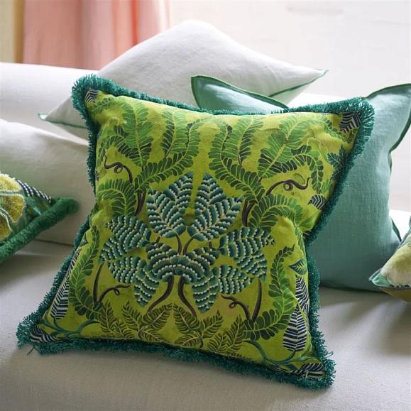 Подушка CCDG1464, Brocart Decoratif Embroidered, Lime, Designers Guild 50 x 50см