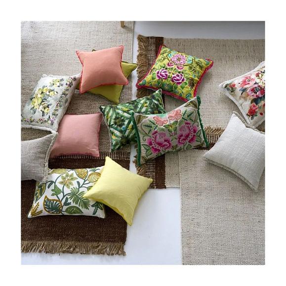 Подушка CCDG1558, Foglia Decorativa, Moss, Designers Guild 60 x 45см