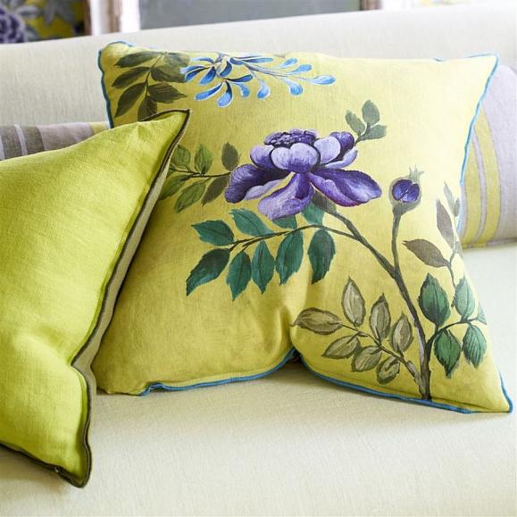 Подушка CCDG1216, Porcelaine de Chine, Alchemilla, Designers Guild 55 x 55см