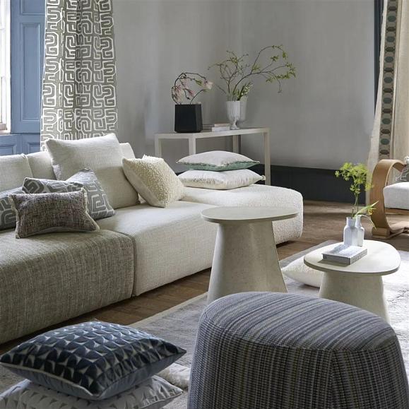 Подушка CCDG1600, Marquise Velvet, Graphite, Designers Guild 50 x 50см