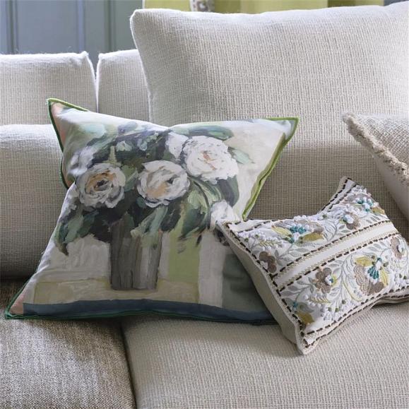 Подушка CCDG1581, Celadon Vase Cotton, Celadon, Designers Guild 50 x 50см
