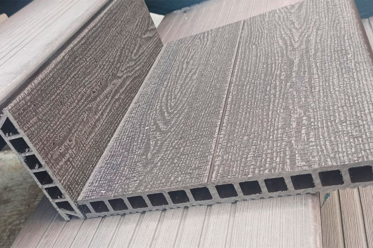 Ступень ДПК Deckron Woodlike 317*28*4000мм, венге