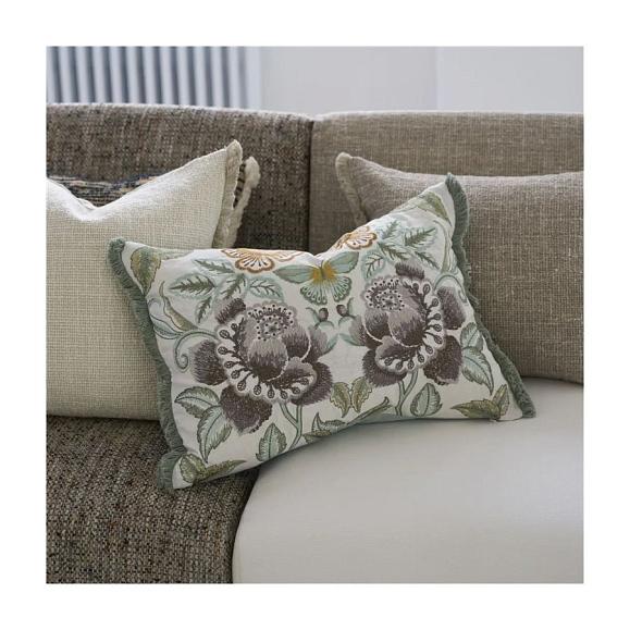 Подушка CCDG1502, Isabella Embroidered, Cameo, Designers Guild 60 x 45см