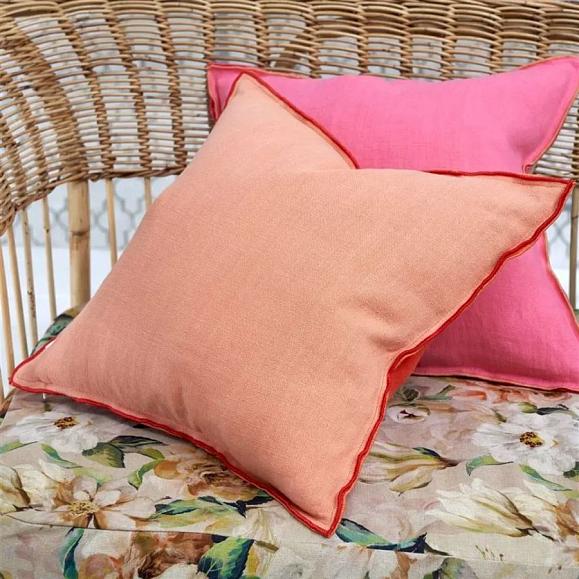 Подушка CCDG1363, Brera Lino, Hibiscus&Peach, Designers Guild 43x43см