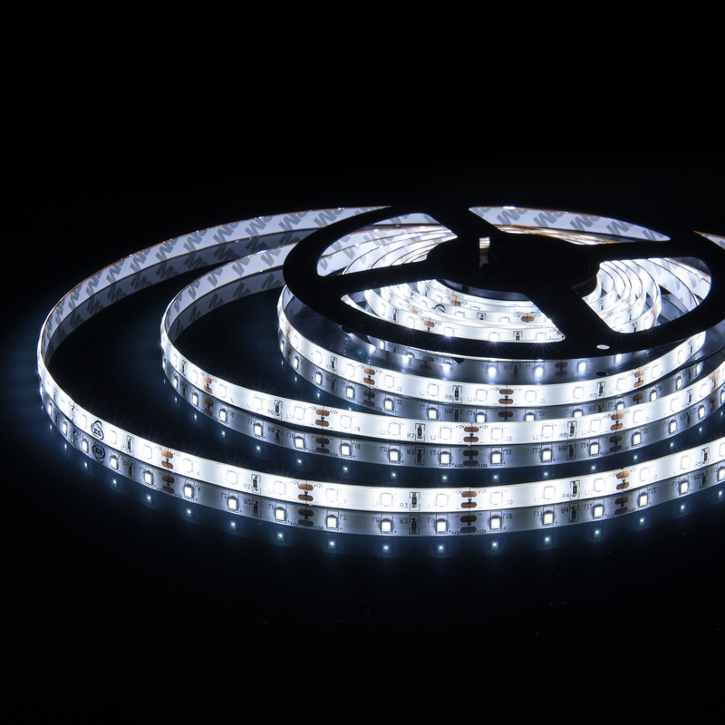 Светодиодная лента Elektrostandard 24V 4,8W 60Led 2835 IP65 холодный белый, 5м 4690389167843 a052958