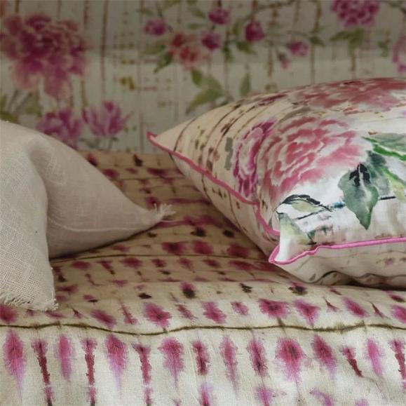 Подушка CCDG1394, Kyoto Flower, Coral, Designers Guild 50 x 50см