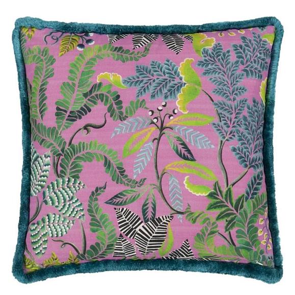 Подушка CCDG1467, Brocart Decoratif Embroidered, Cerise, Designers Guild 50 x 50см
