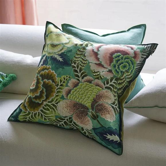 Подушка CCDG1456, Rose De Damas, Jade, Designers Guild 55 x 55см