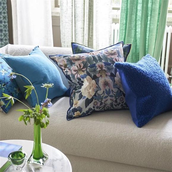Подушка CCDG1384, Ikebana Damask, Slate Blue, Designers Guild 50 x 50см