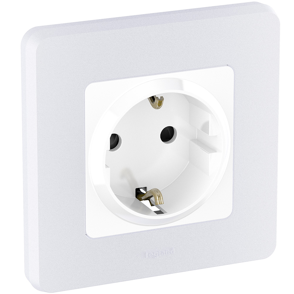 Розетка с/з со шторками Legrand Inspiria 673730