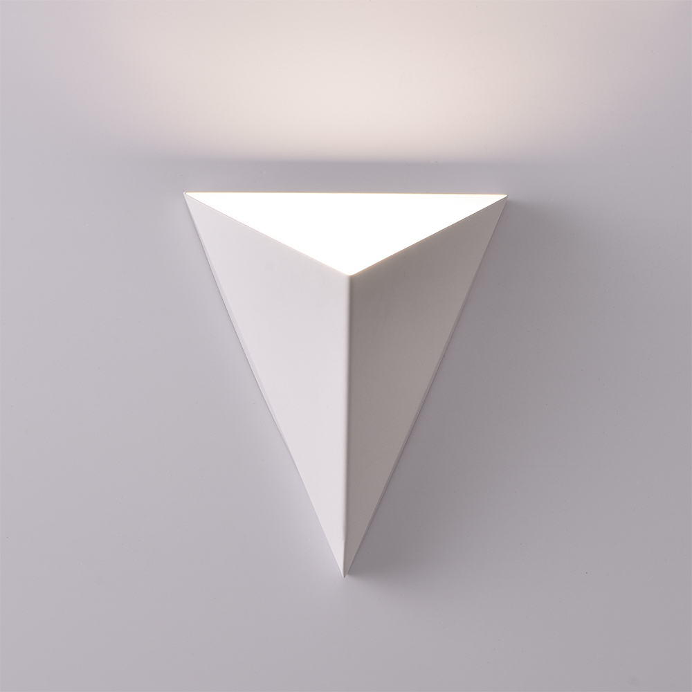 Настенный светильник Arte Lamp Trapeze A2033AP-1WH
