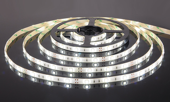 Светодиодная лента Elektrostandard 12V 7,2W 30Led 5050 IP65 холодный белый, 5м 4690389038440 a027834