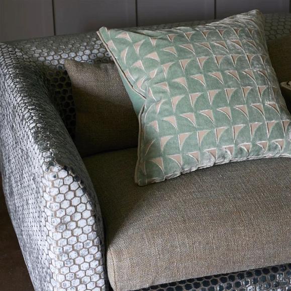 Подушка CCDG1596, Marquise Velvet, Duck Egg, Designers Guild 50 x 50см