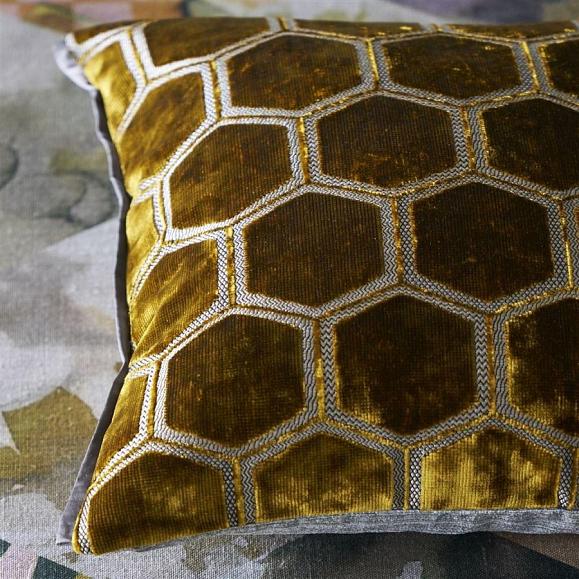 Подушка CCDG0814, Manipur, Ochre, Designers Guild 43х43см