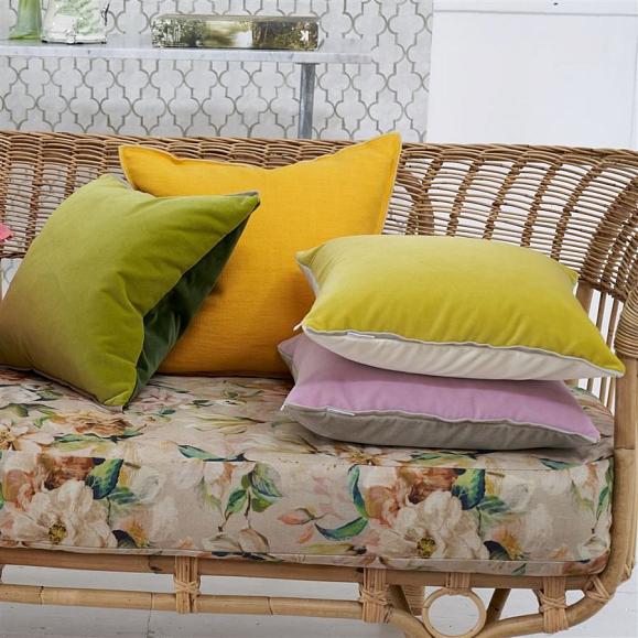 Подушка CCDG1240, Varese, Alchemilla & Parchment, Designers Guild 43 x 43см