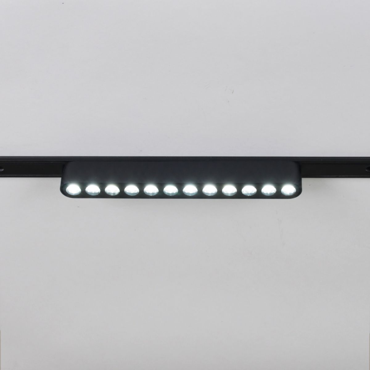 Трековый магнитный светильник (CCT+SMART) Reluce 13002-9.3-001UR magnetic LED12W BK CCT+SMART