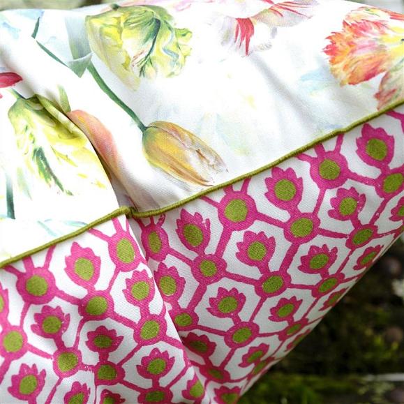 Подушка CCDG1251, Outdoor Tulip Garden, Azalea, Designers Guild 60 x 45см