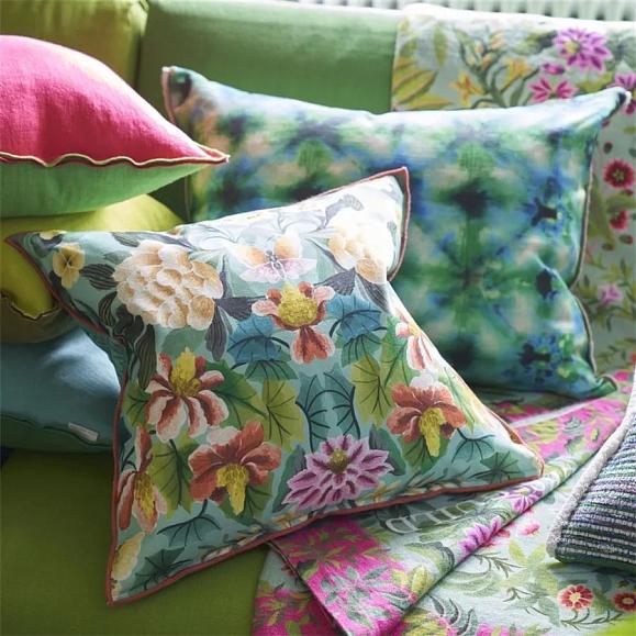 Подушка CCDG1382, Ikebana Damask, Aqua, Designers Guild 50 x 50см