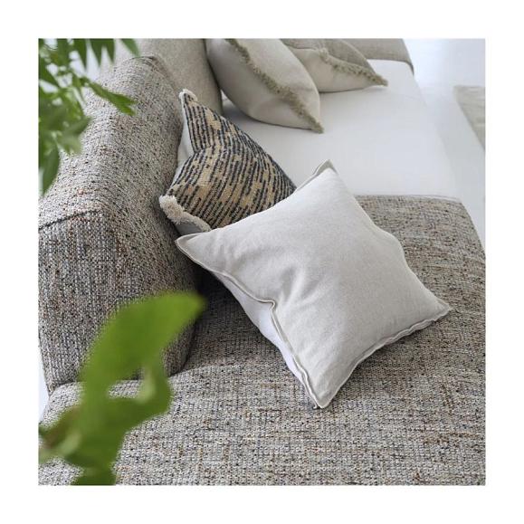 Подушка CCDG1564, Winerve, Natural, Designers Guild 60 x 45см