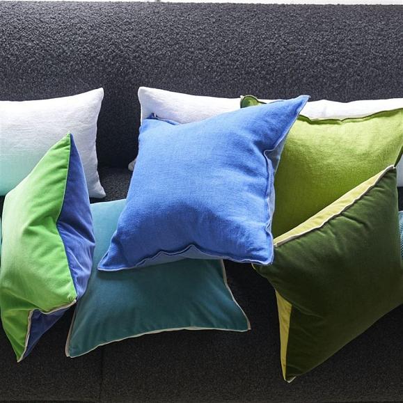 Подушка CCDG1132, Varese, Ocean & Duck Egg, Designers Guild 43х43см