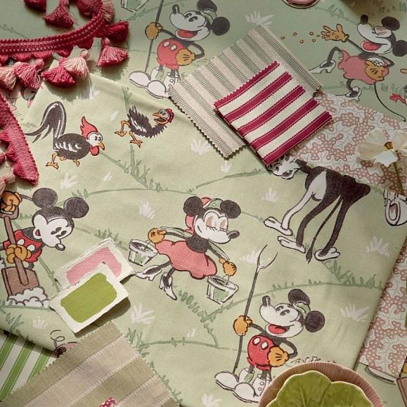 Обои Sanderson 217266 Mickey At The Farm Macaron Green