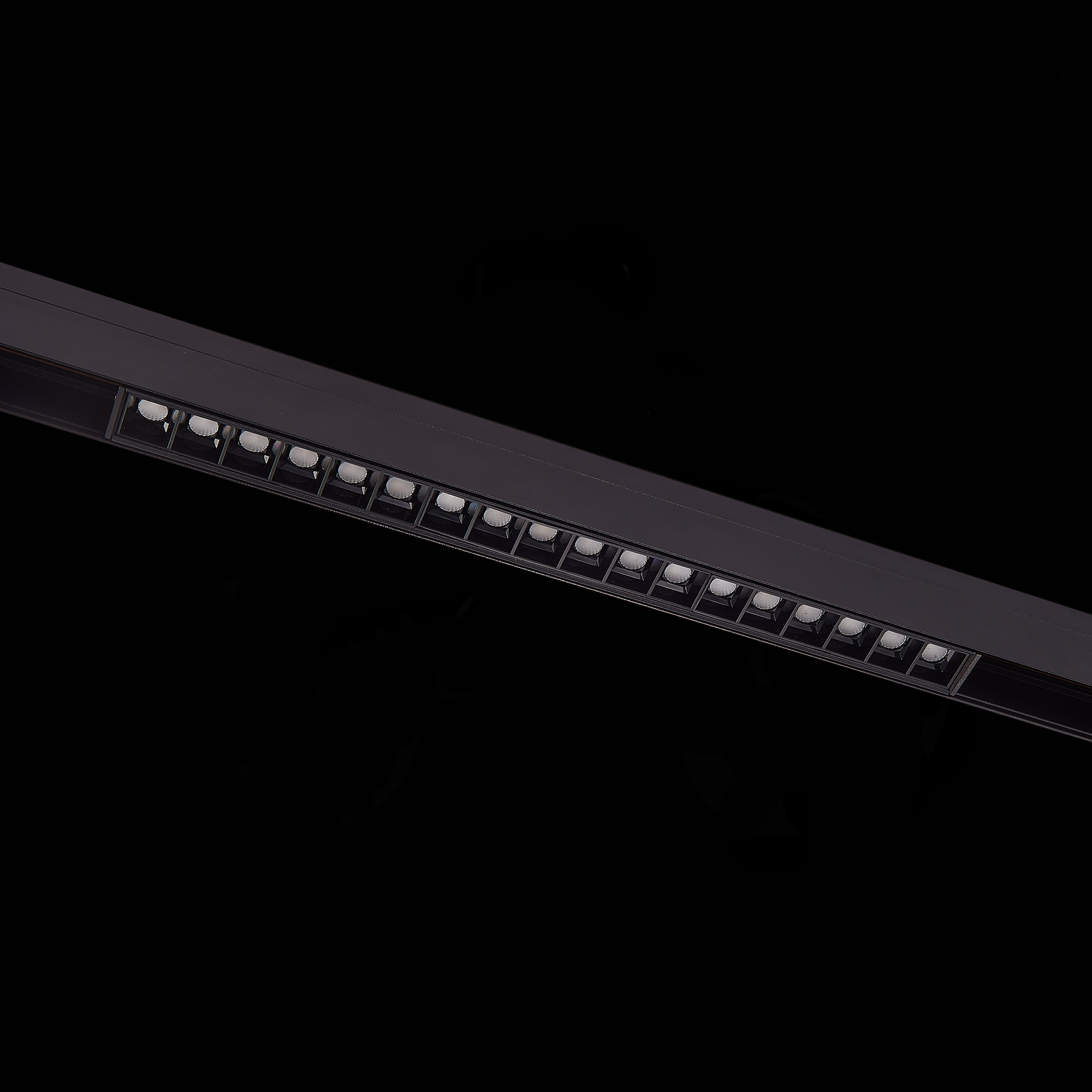 Трековый светильник ST Luce Seide ST361.436.18