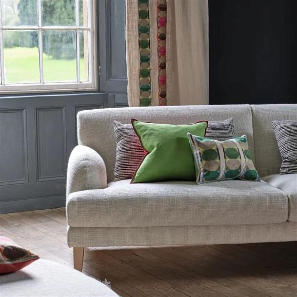Подушка CCDG1595, Kushime Embroidered Cotton, Emerald, Designers Guild 40 x 30см