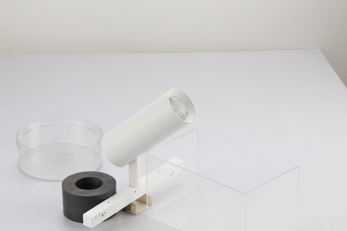 Трековый магнитный светильник iLedex Vision 4822-005-D34-8W-40DG-3000K-WH