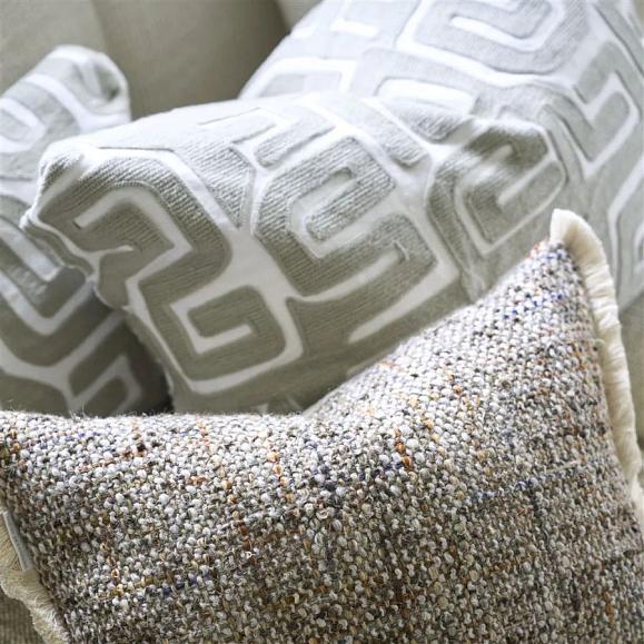 Подушка CCDG1601, Tokusa Embroidered Linen/Cotton, Sepia, Designers Guild 40 x 30см