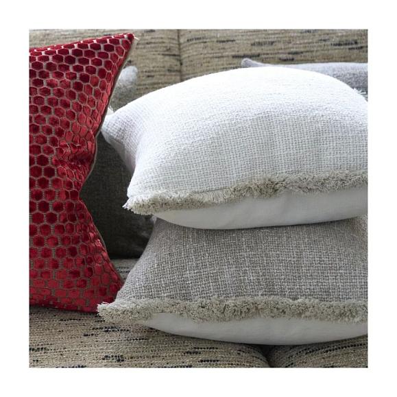 Подушка CCDG1562, Charroux, Chalk, Designers Guild 50 x 50см