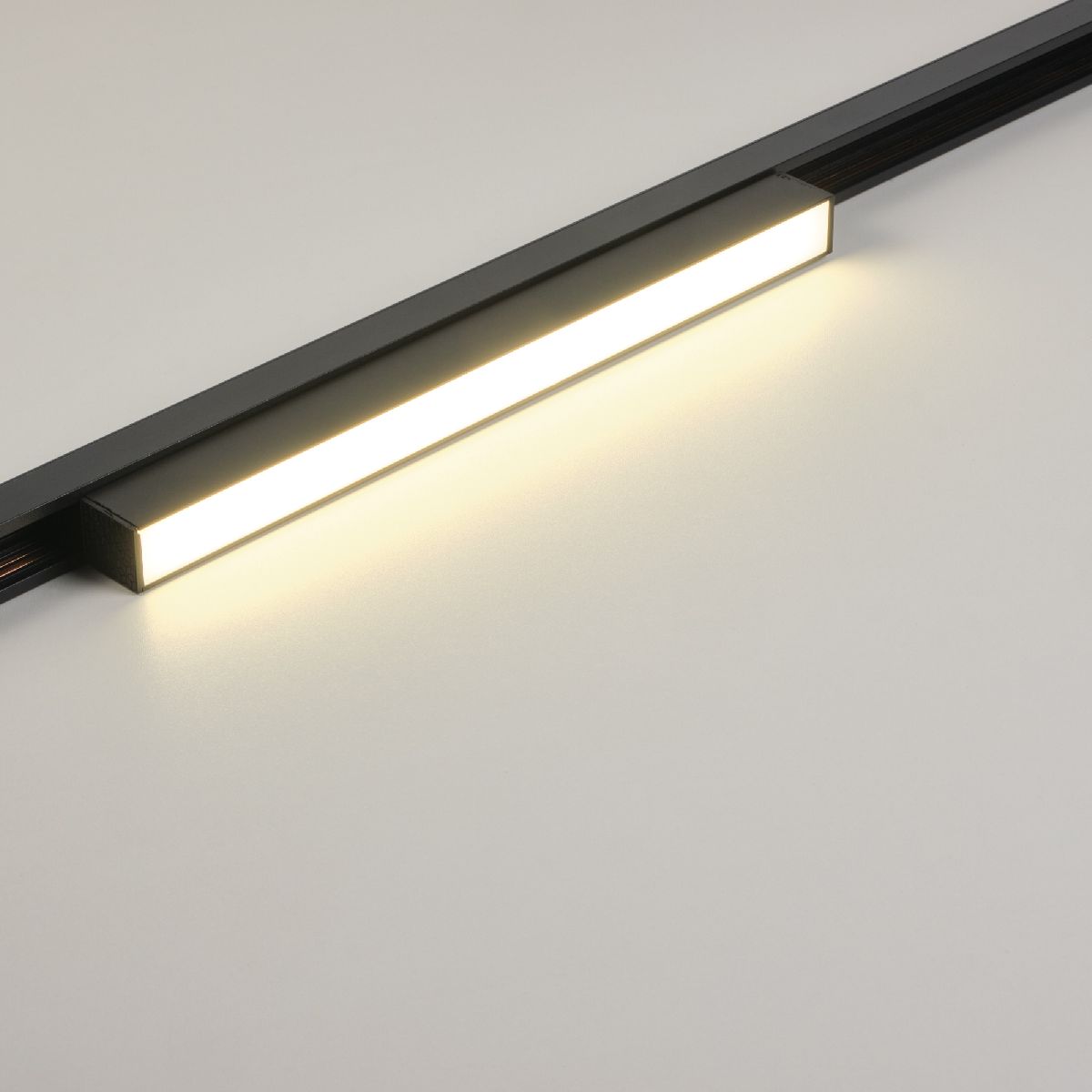 Трековый магнитный светильник Voltalighting Light AIJL-CX-E0021/10W/3K/100/TB
