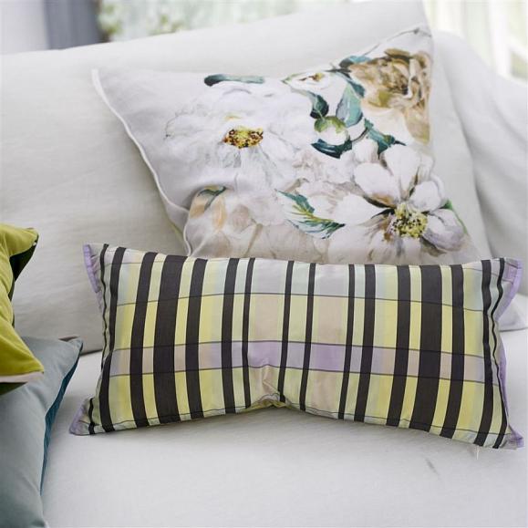 Подушка CCDG1237, Banarasi, Amethyst, Designers Guild 60 x 30см